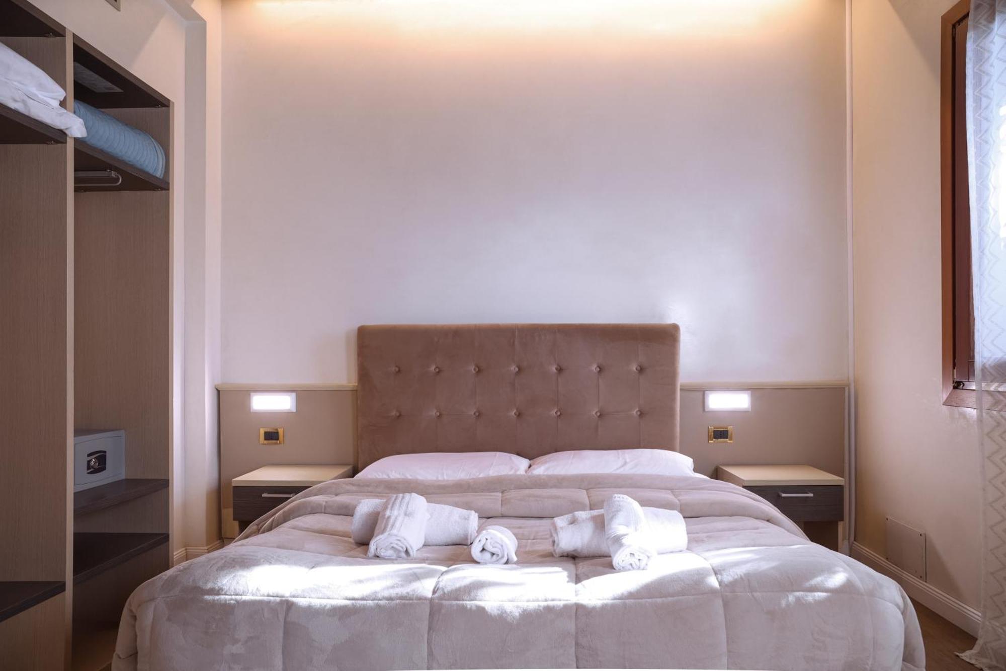 Hotel Sara 3*