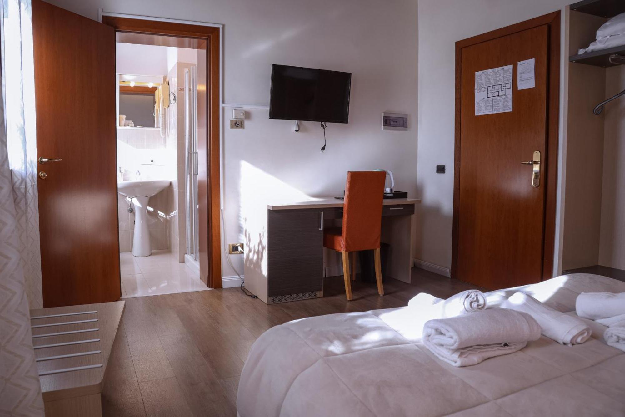 Sara Hotel 3*