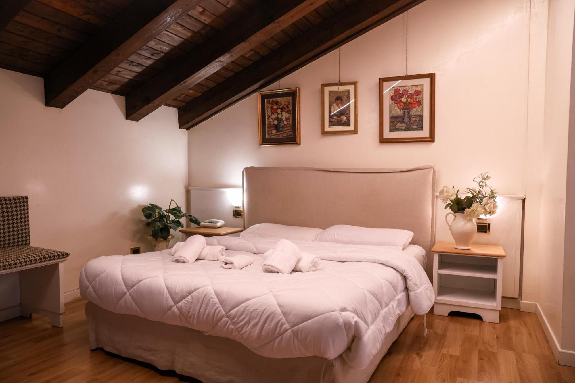 Hotel Sara 3*
