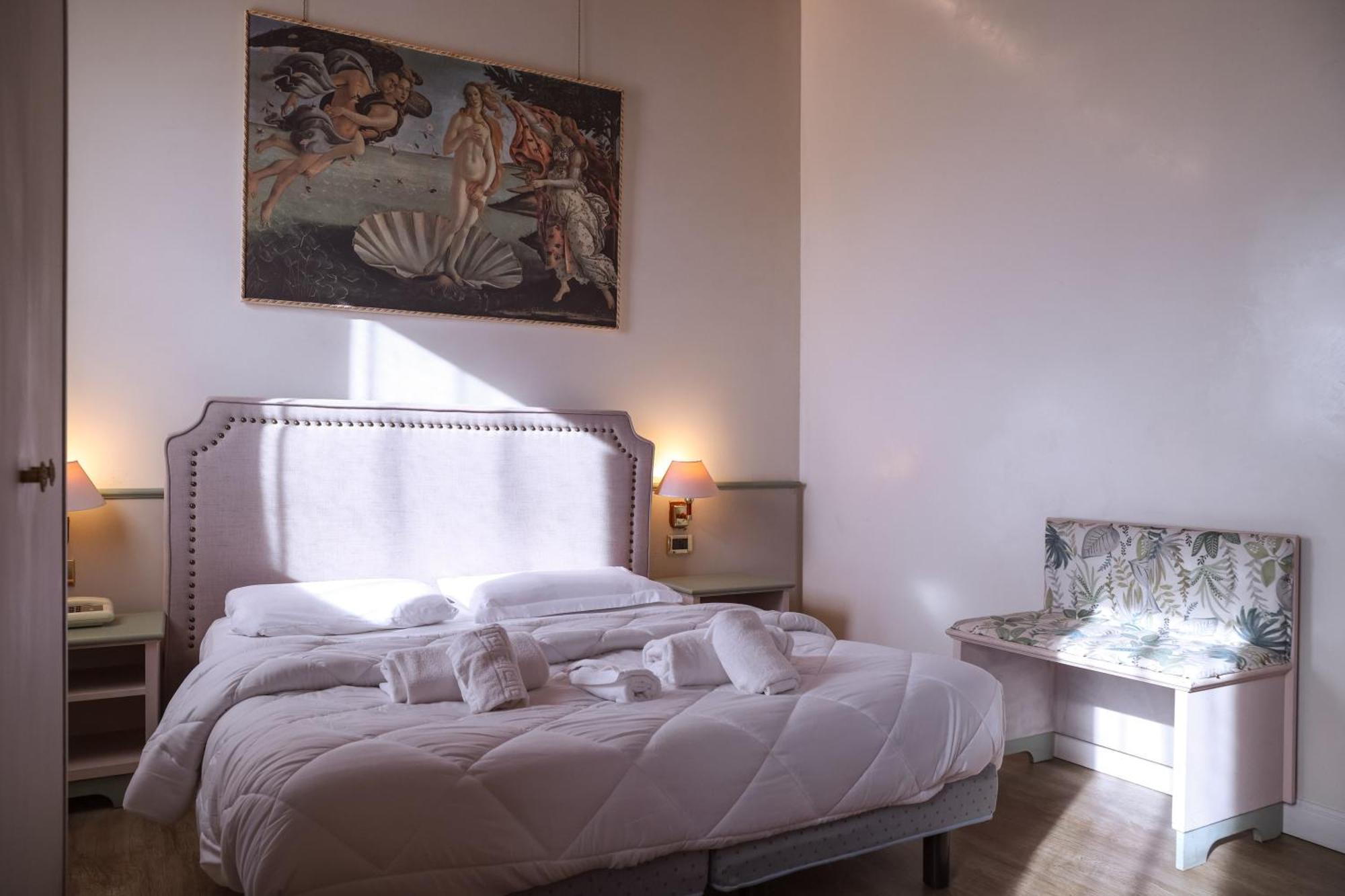 Sara Hotel 3*