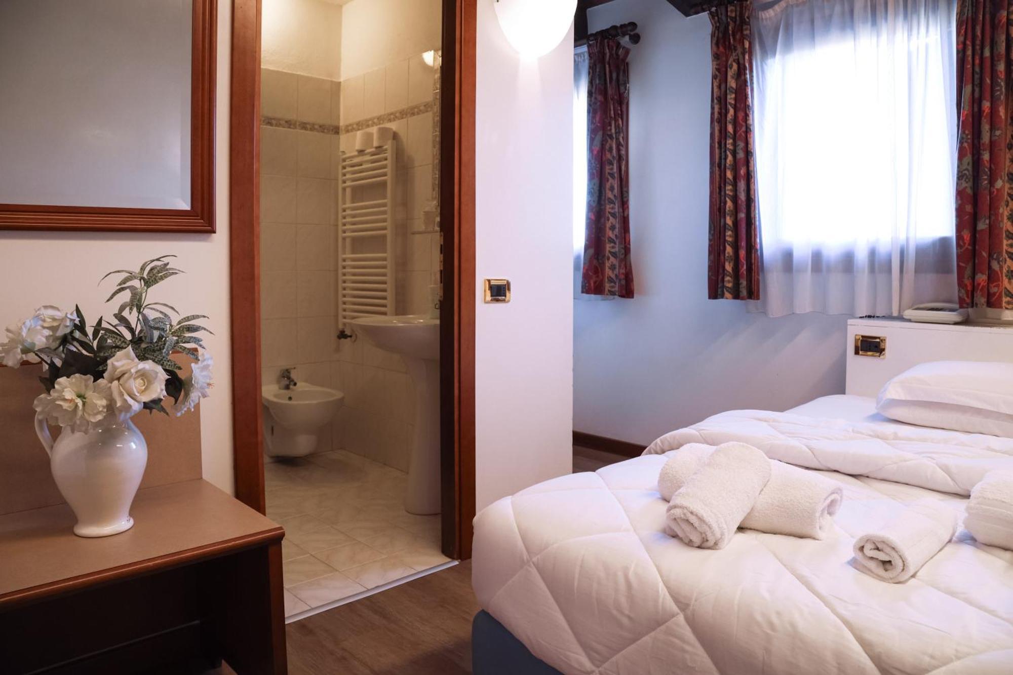 Hotel Sara 3*
