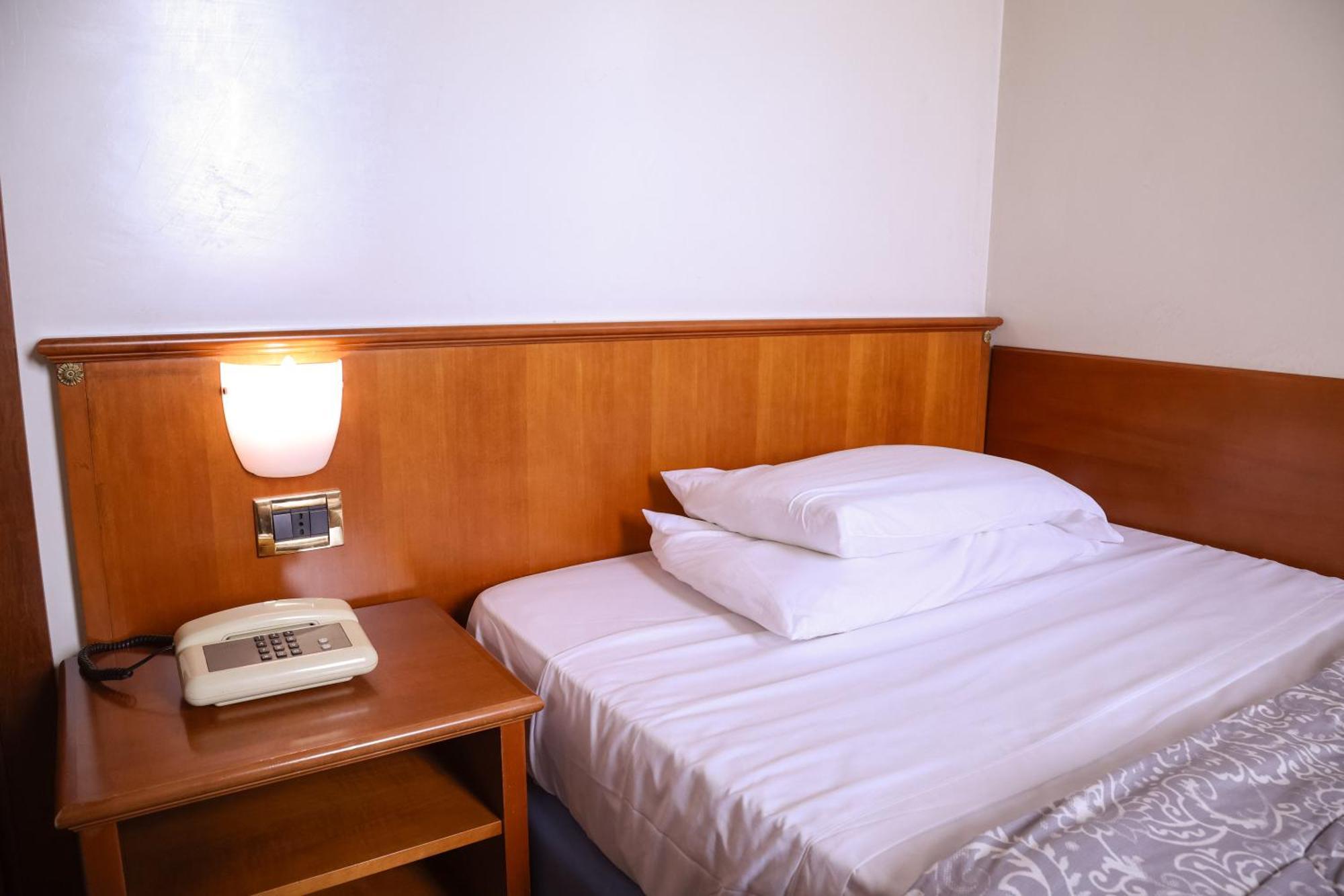 Hotel Sara 3*