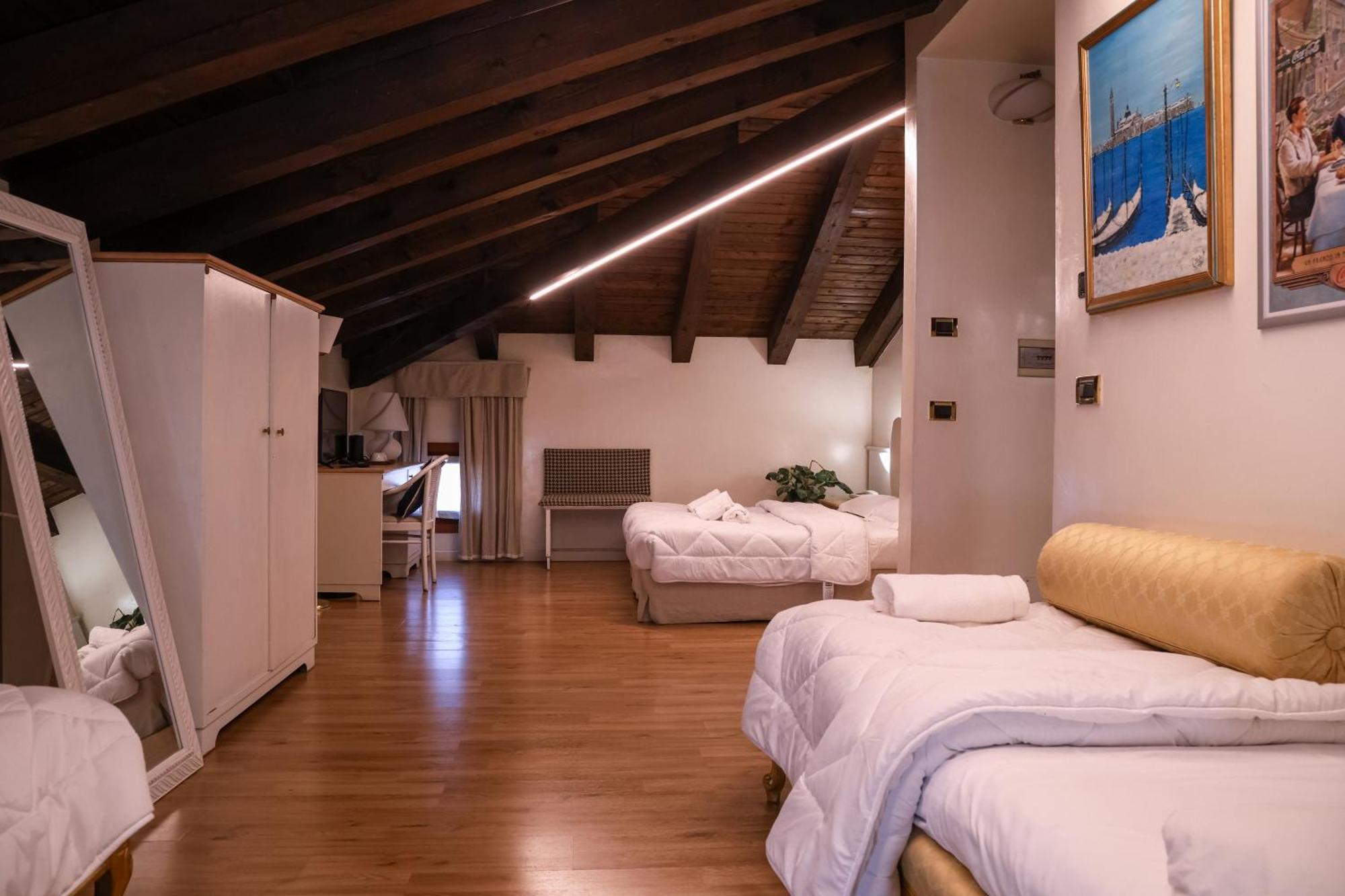 Sara Hotel 3*